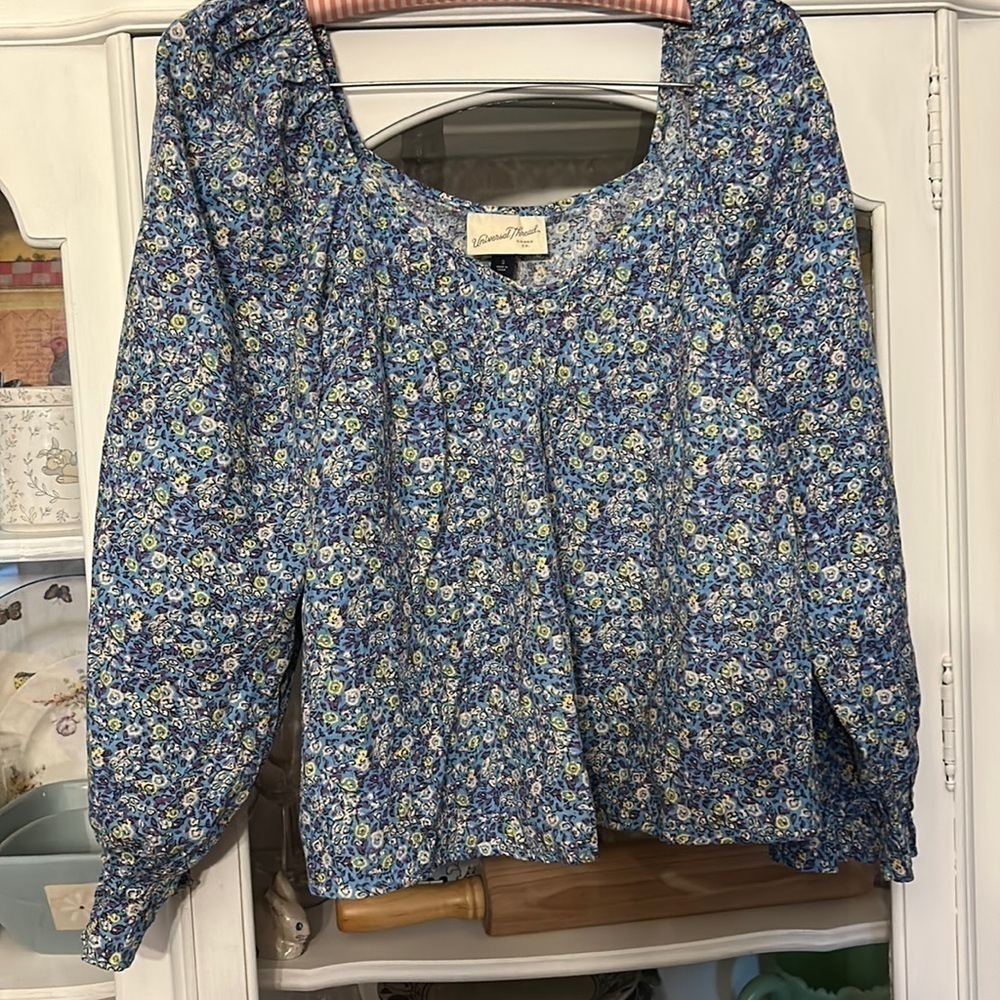 Universal thread peasant top